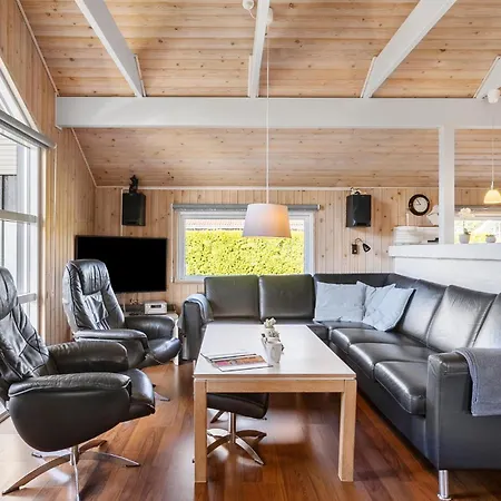 Awesome In Sydals With Sauna Semesterbostad Sarup